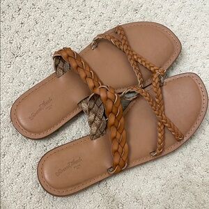 Universal Threads Tan Braided Sandals with Criss-Cross Straps